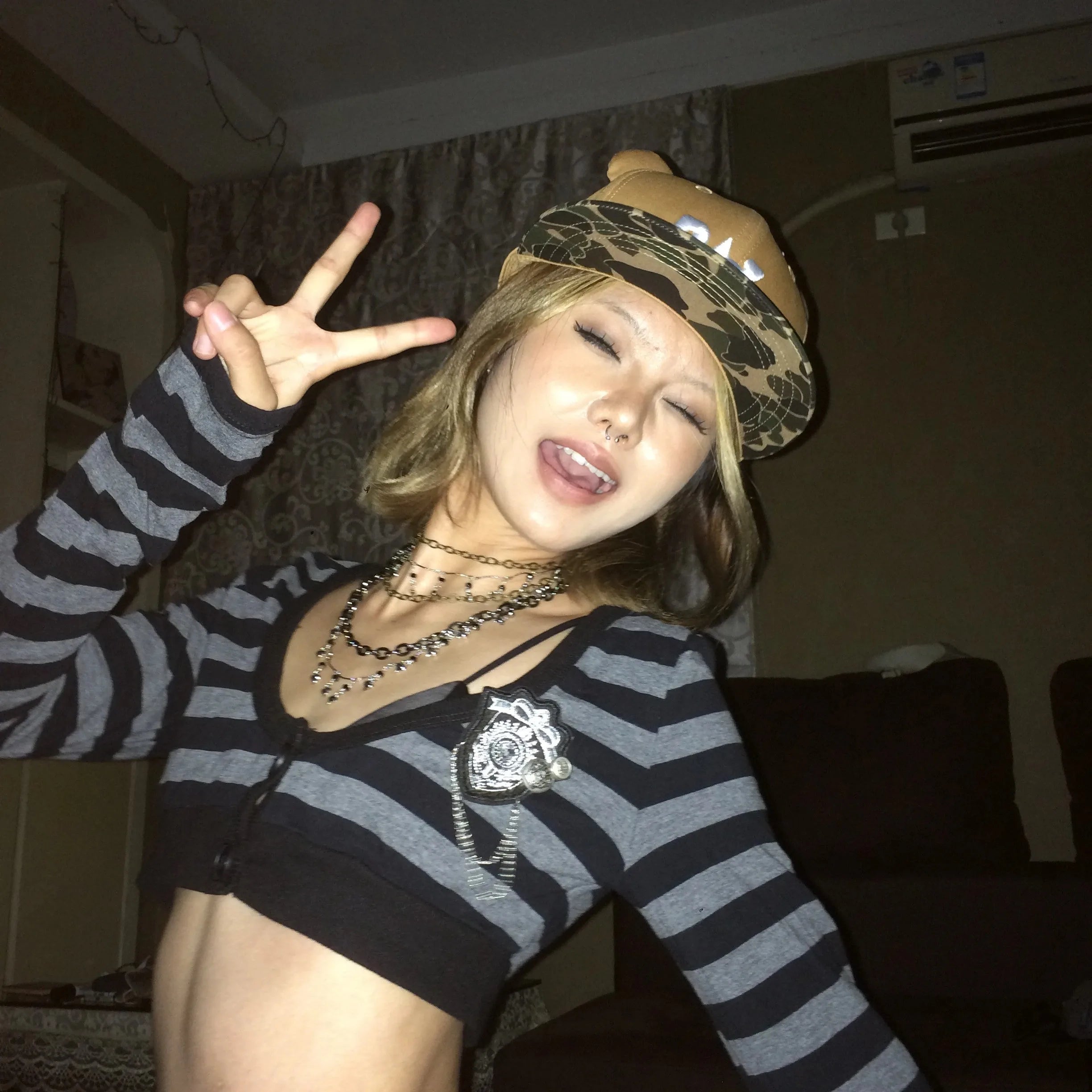 STRIPED LONG SLEEVE- CROP